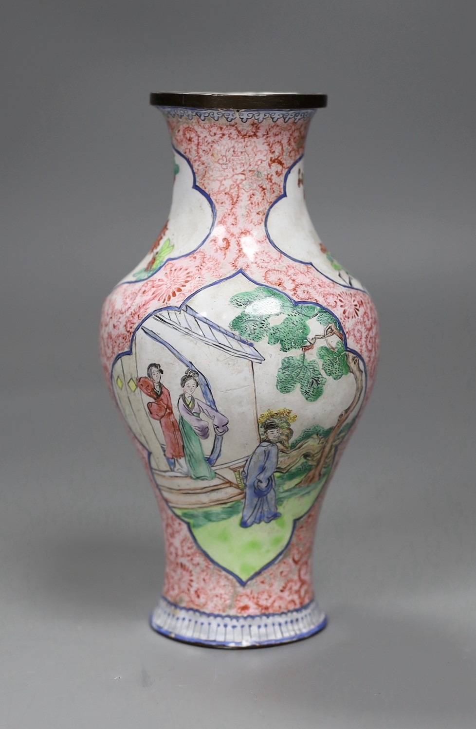 A Chinese Guangzhou enamel vase, Qianlong mark, late 18th / 19th century, 16.5cm tall